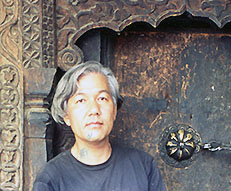 �q�}�`����