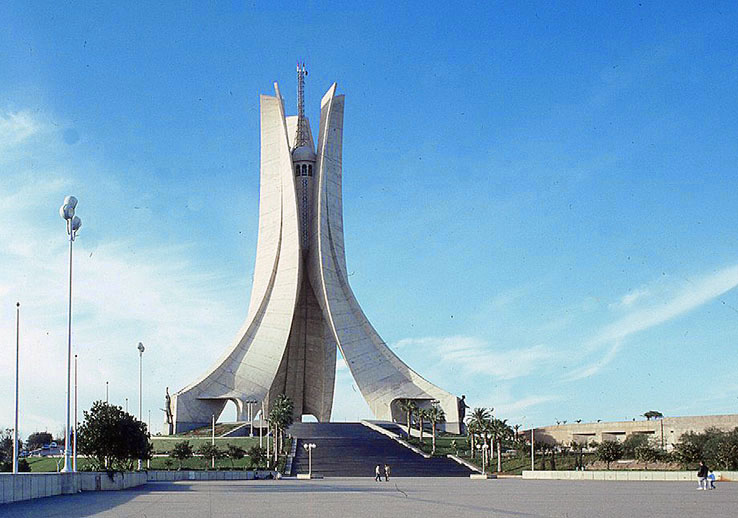 ���j���}��